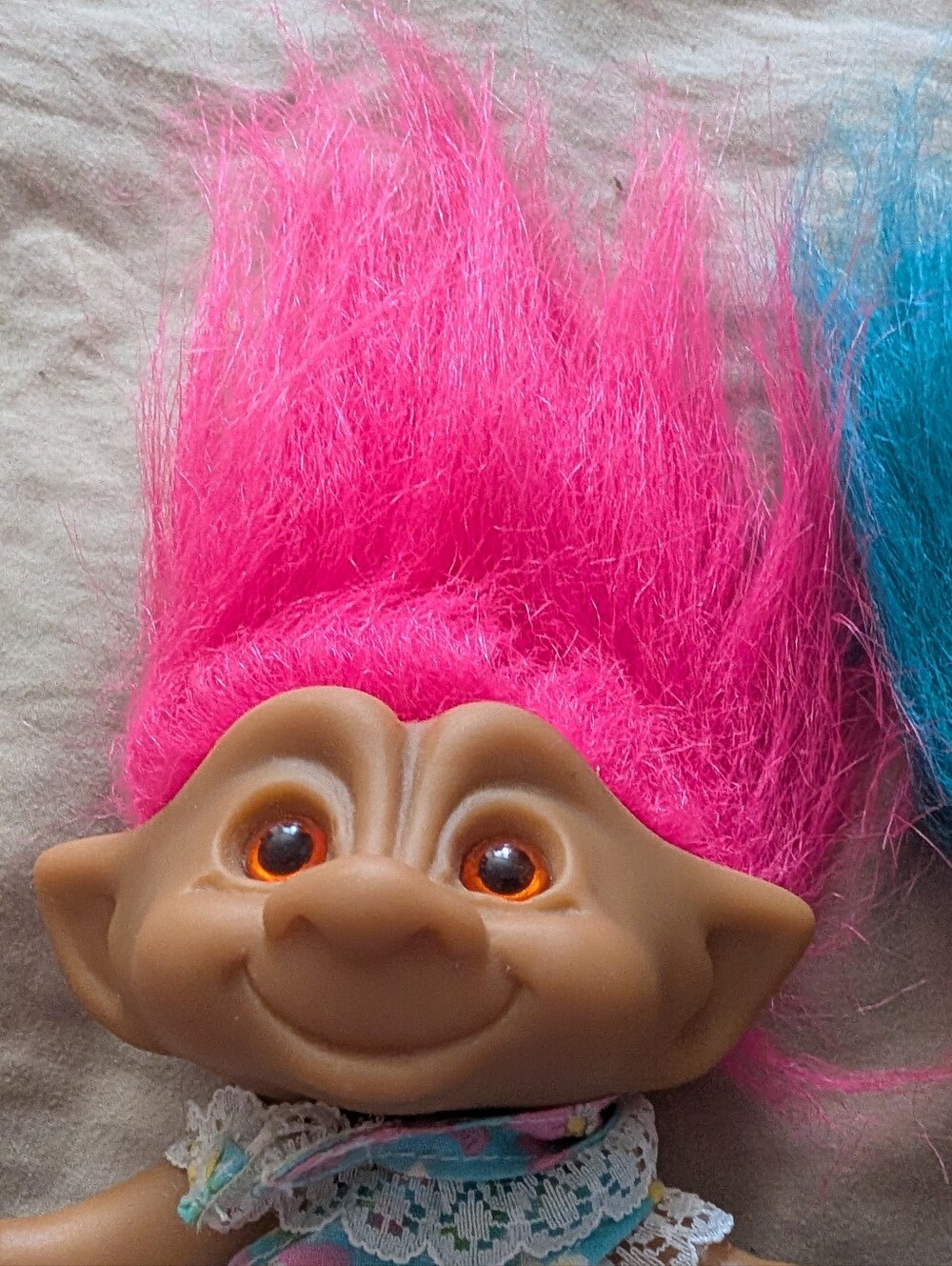 Vintage 1990s Ace Novelty Troll Doll Twin Set Pink & Blue Hair Matching Outfits - Picture 2 of 10